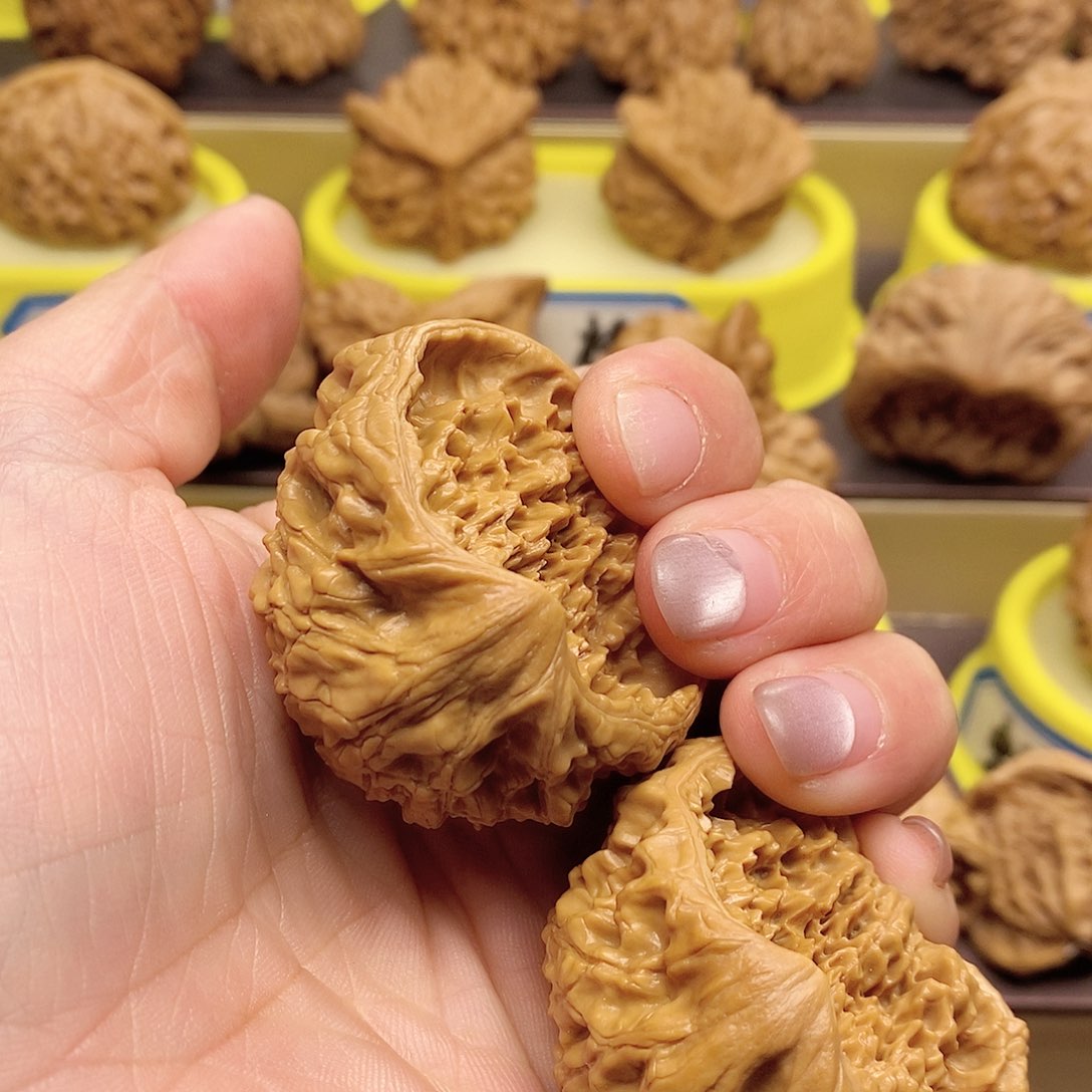 文玩核桃吊坠定***.聚宝盆