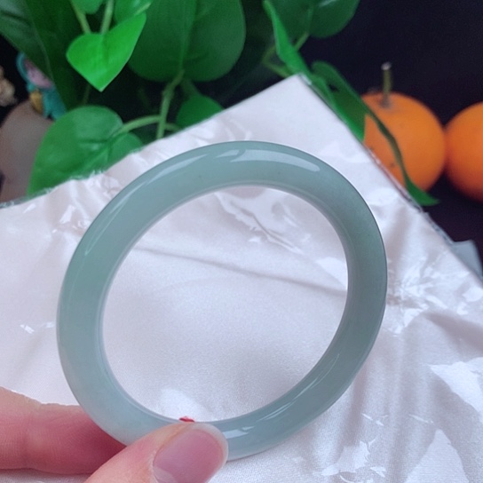 翡翠手镯未镶嵌    圆条3800