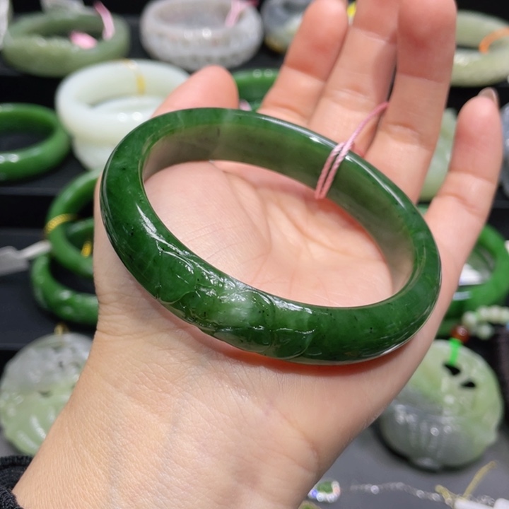 和田玉手镯60圈口 编号30未镶嵌