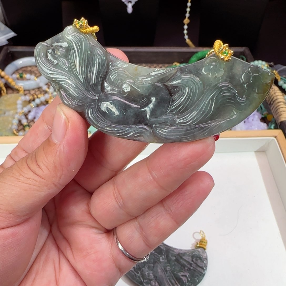 翡翠颈饰未镶嵌仿古
