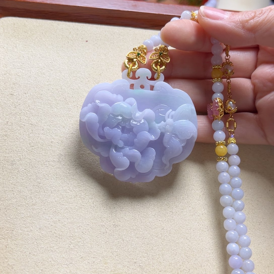 翡翠颈饰未镶嵌紫如意牡丹