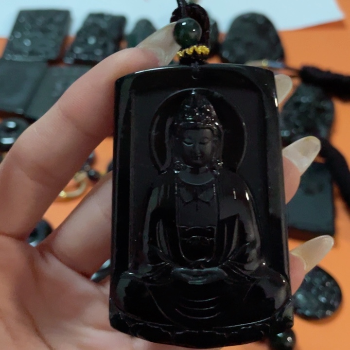 翡翠颈饰未镶嵌小**提