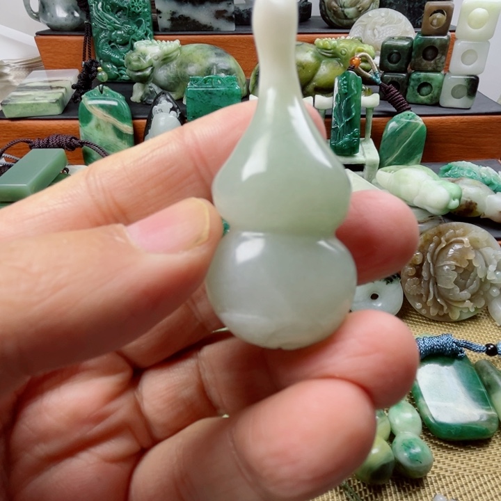 独山玉未镶嵌珠宝半成品