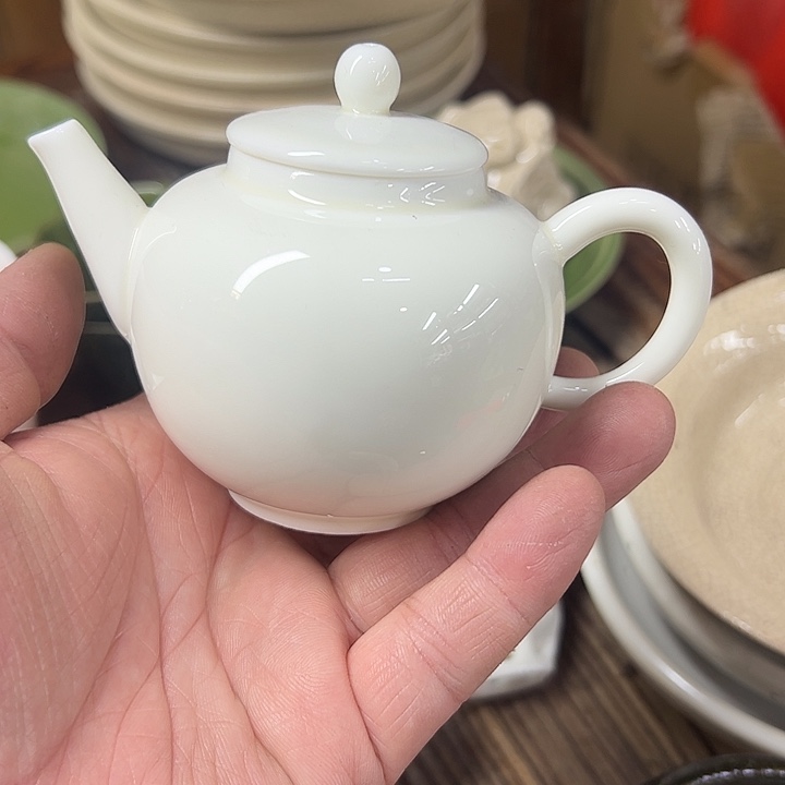 徽瑕……………………….. 精品灯壶