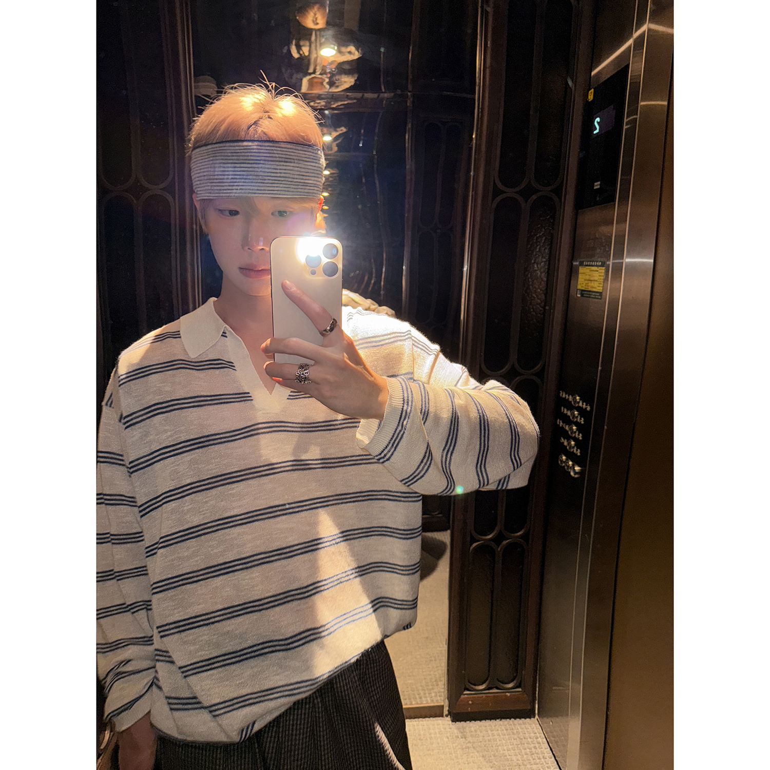 高林凡 经典条纹撞色小V领薄款针织polo男女同款宽松打底上衣