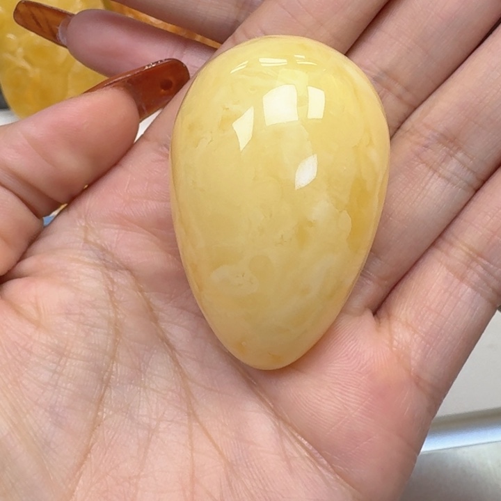 琥珀未镶嵌珠宝奇石吊坠