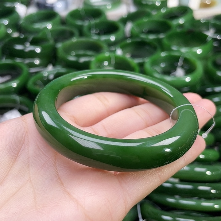 未镶嵌手镯和田玉（碧玉）