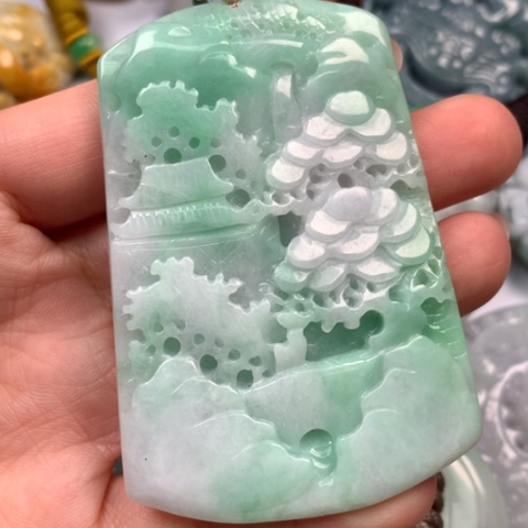 翡翠颈饰未镶嵌翡翠