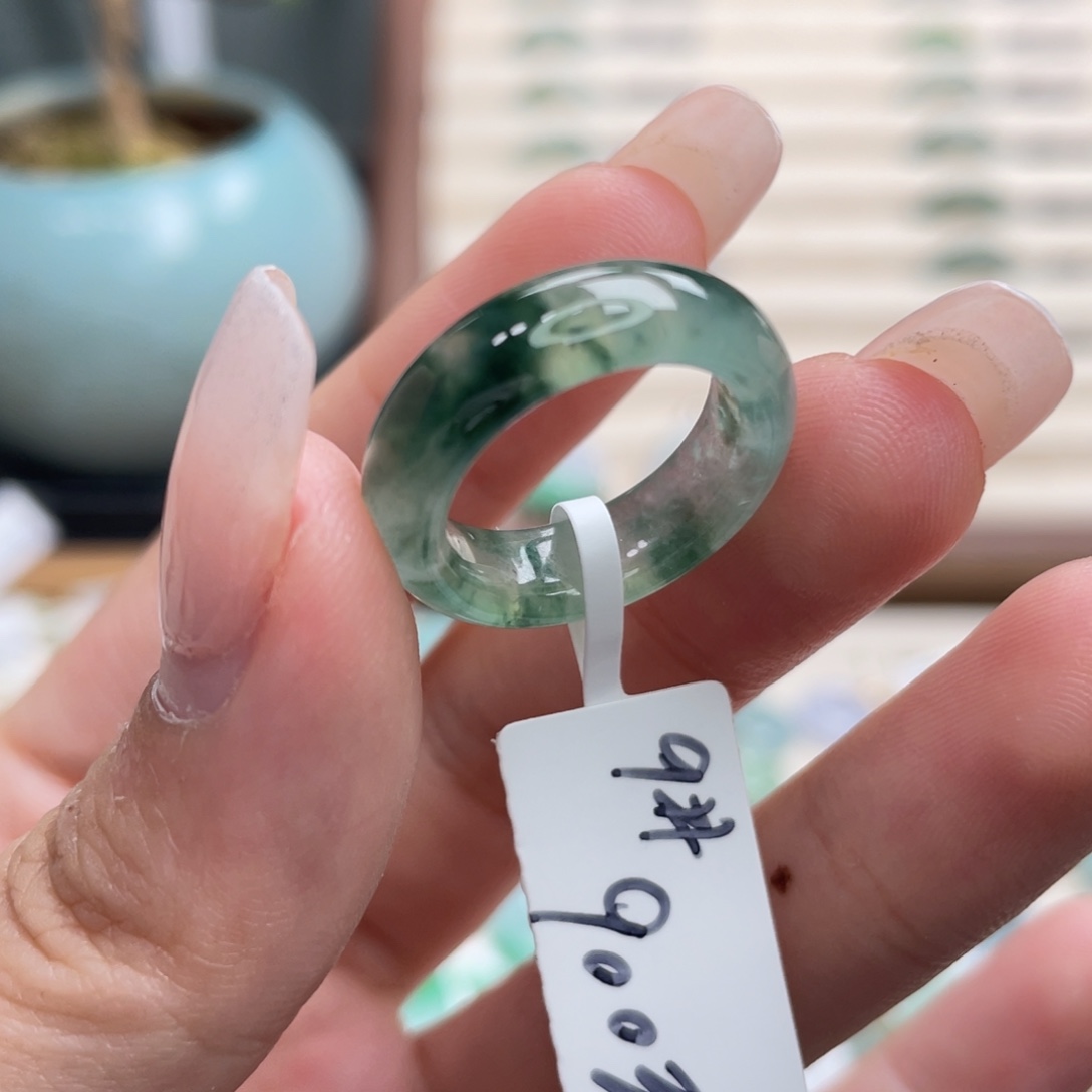 翡翠未镶嵌戒圈a12港圈9冰绿底冰飘花