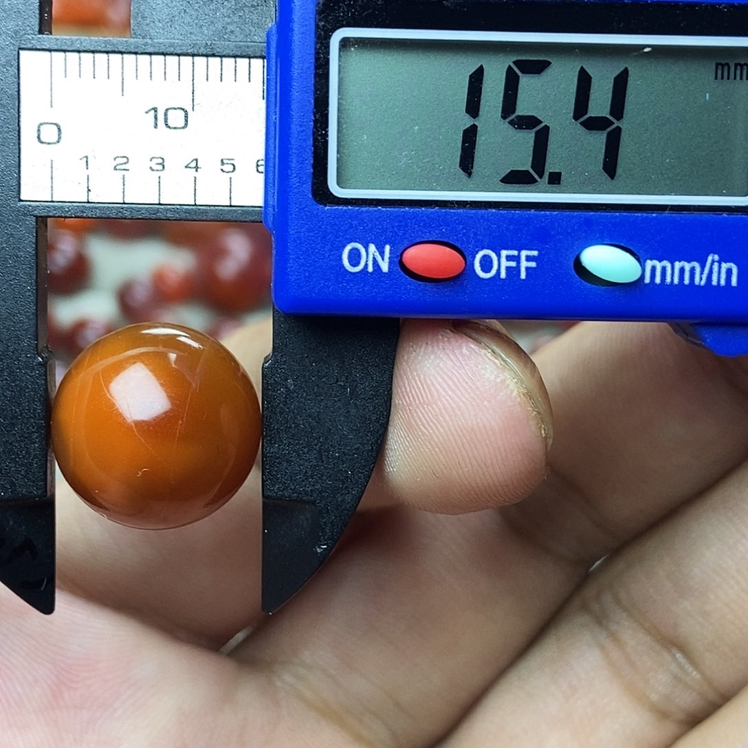 南红玛瑙未镶嵌配饰有瑕疵