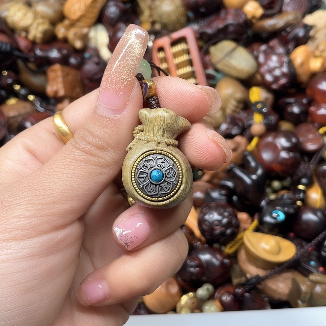 维腊木（绿檀）无事牌