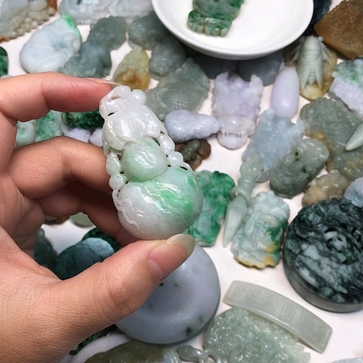 机***颜定制翡翠未镶嵌翡翠