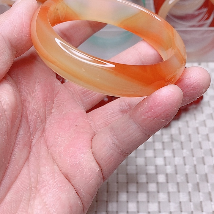 玛瑙/玉髓手镯未镶嵌