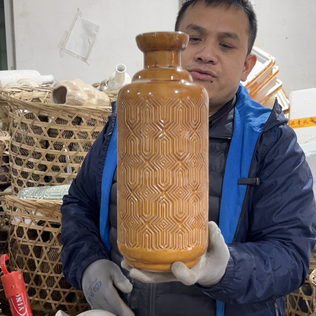 摆件82 号高中低温陶瓷工艺瓶（部分微瑕）