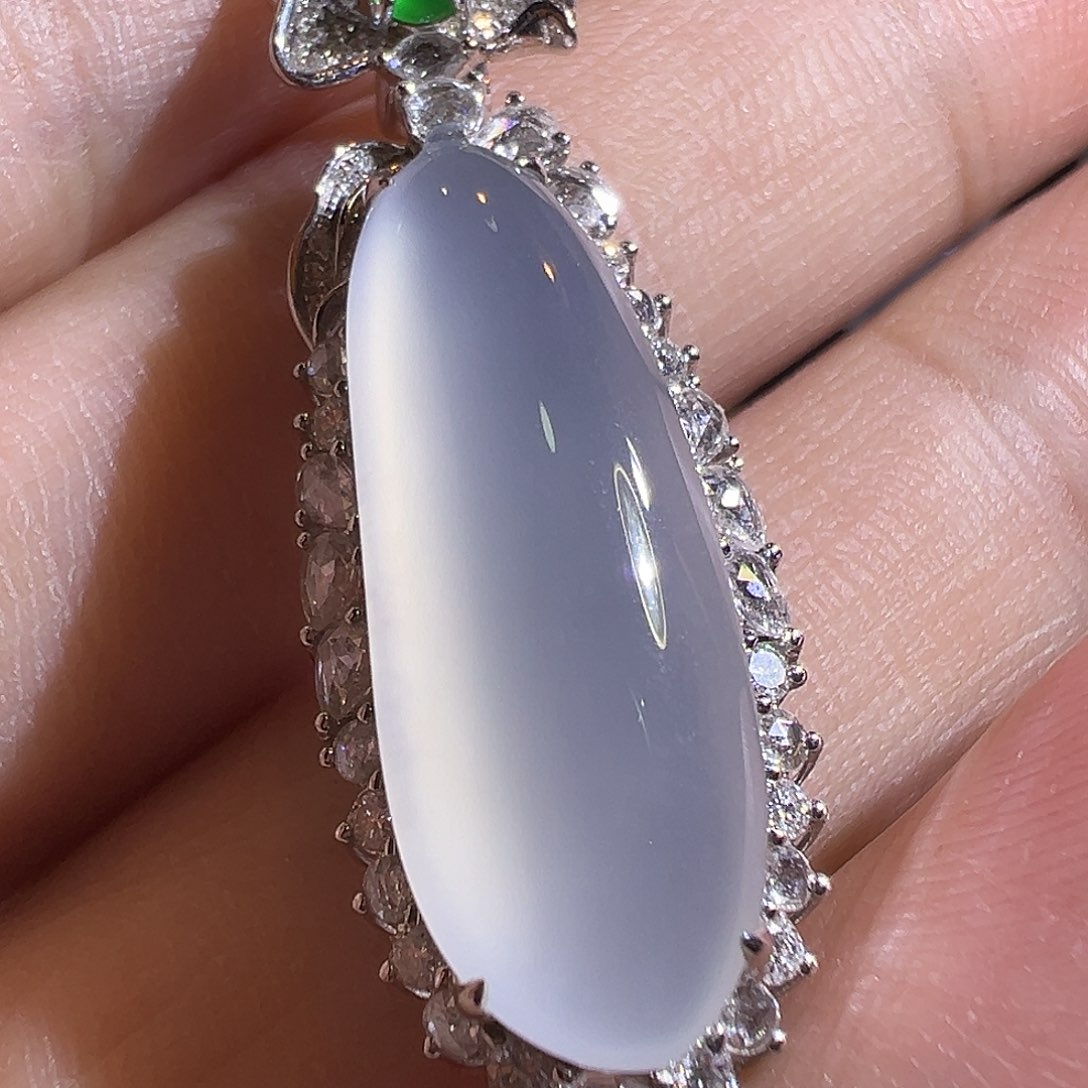 翡翠吊坠(赠链)18K金镶嵌高冰茅台白福瓜吊坠