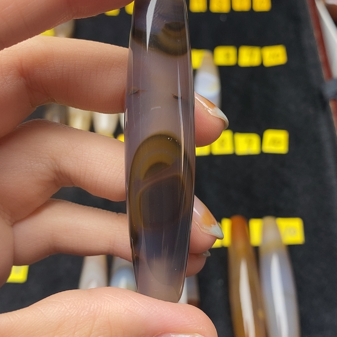 佑***9玛瑙/玉髓未镶嵌颈饰