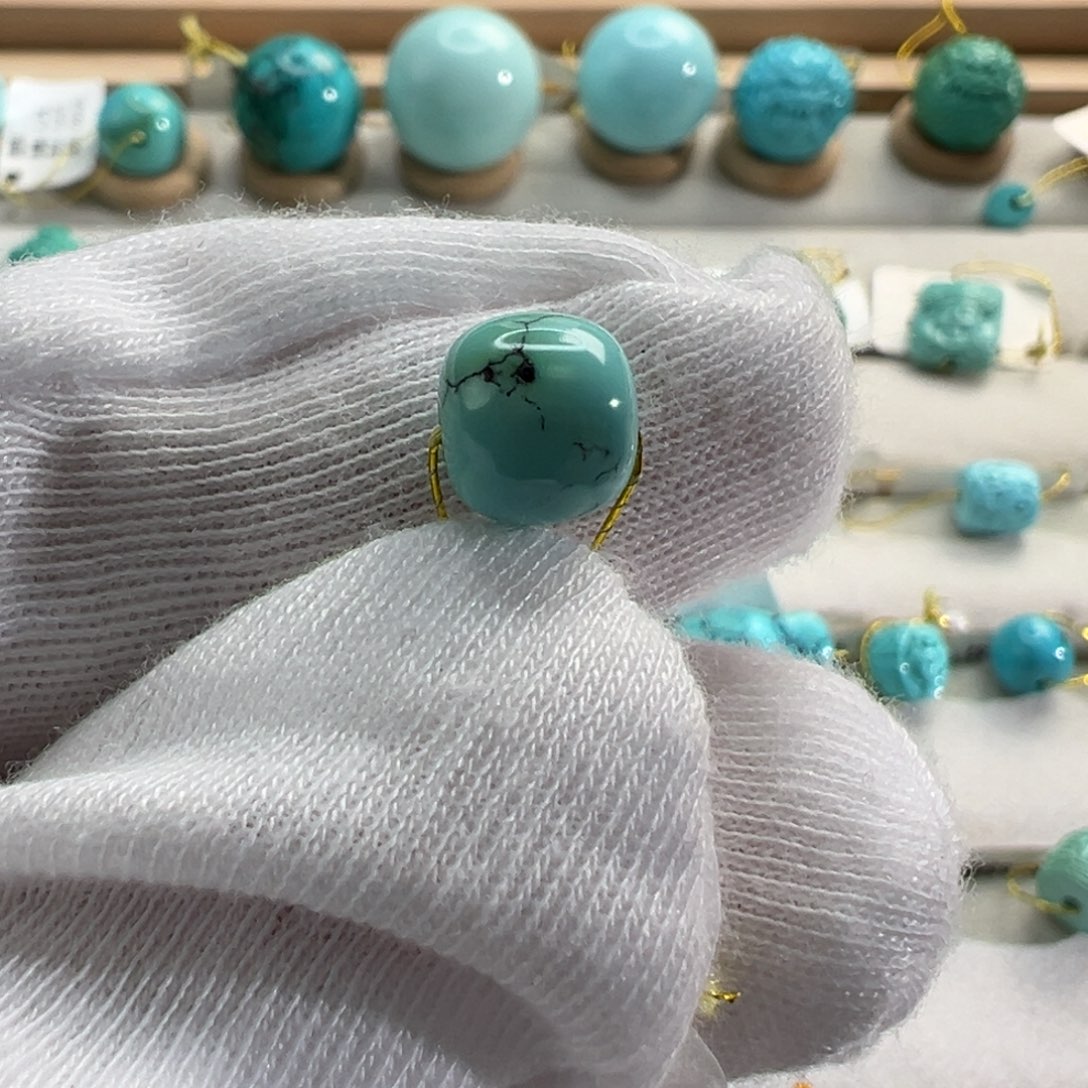 绿松石配饰未镶嵌