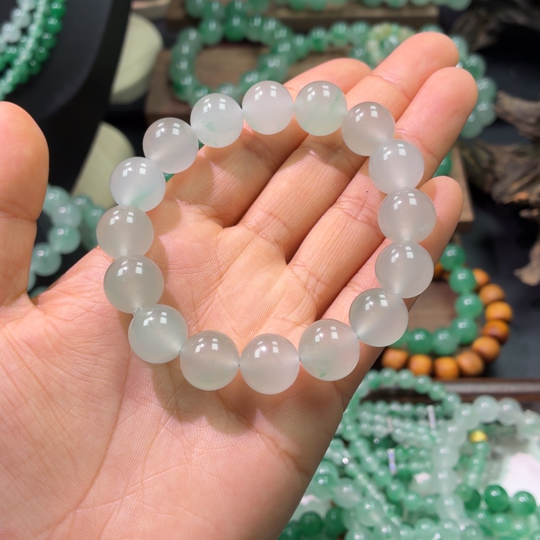 知***乐石英质玉未镶嵌手链