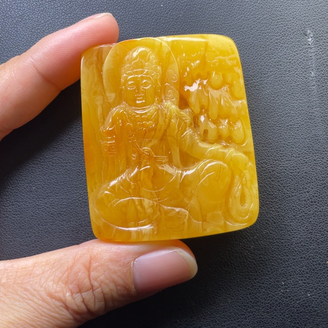 琥珀未镶嵌颈饰天然的琥珀蜜蜡