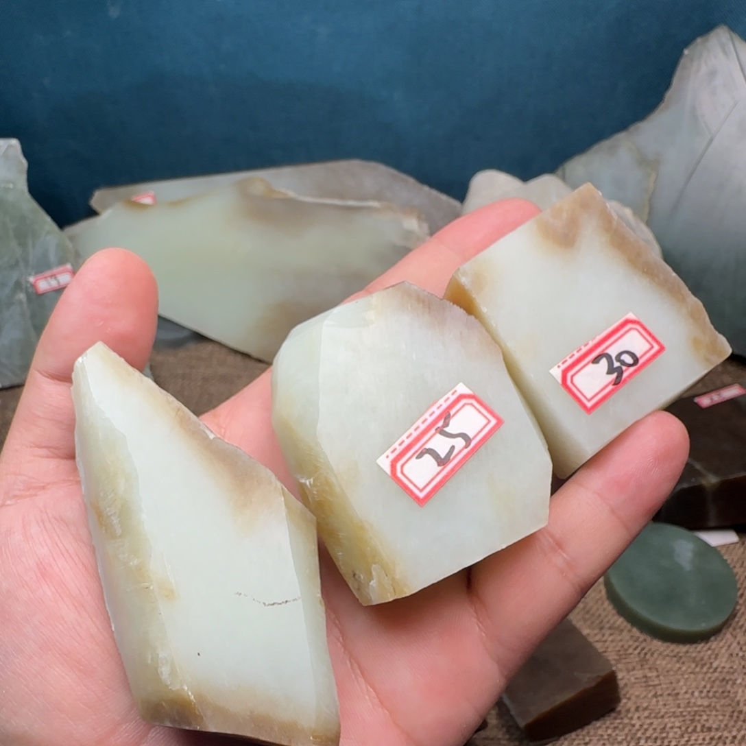 鼎***盛未镶嵌和田玉（糖玉）珠宝奇石