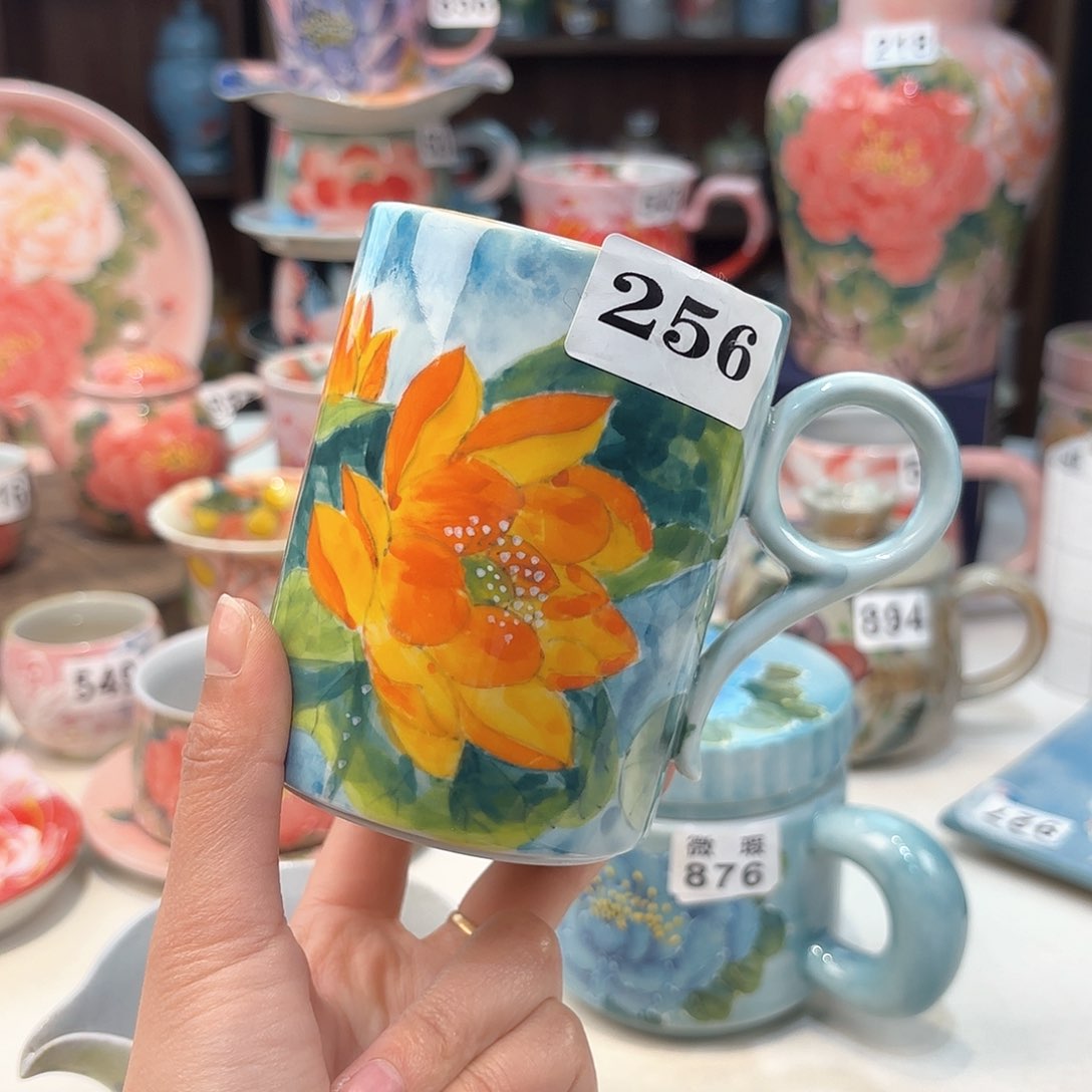 瓷片兔兔好e mo wu tu