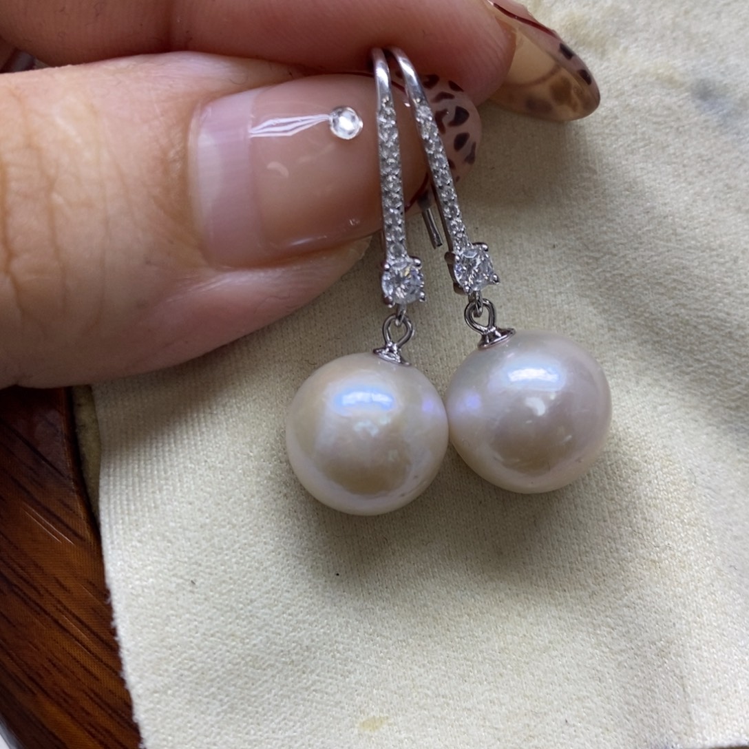 淡水珍珠银S925镶嵌耳饰
