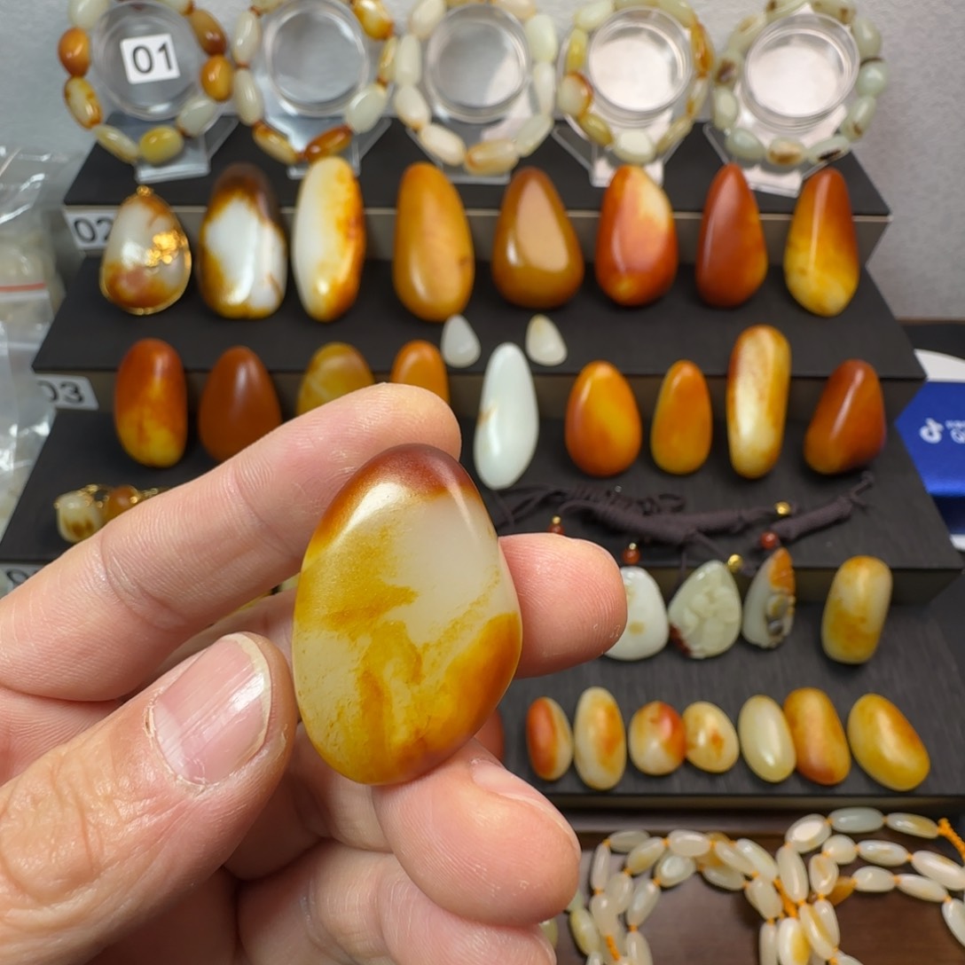 和田玉（青白玉）颈饰未镶嵌