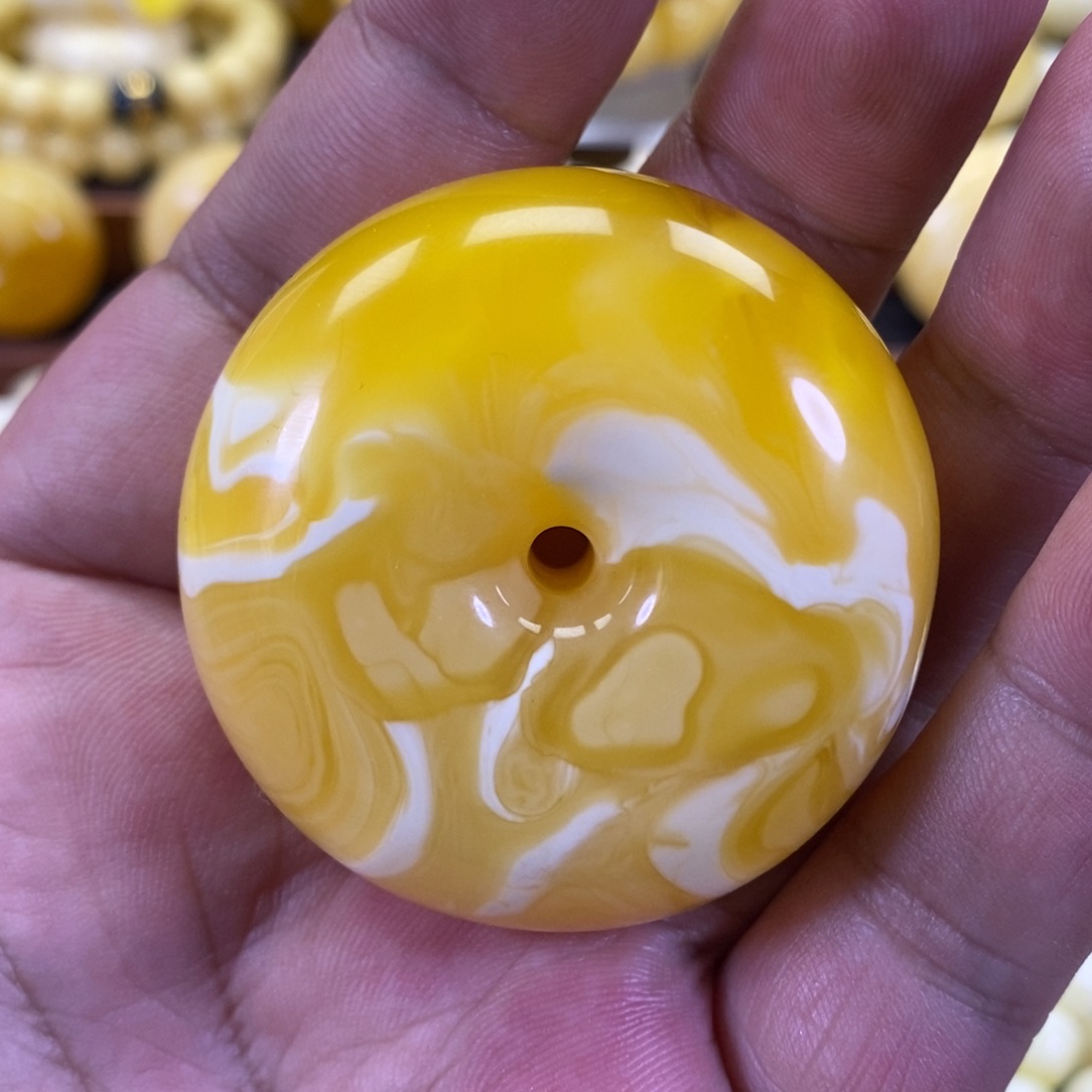 琥珀裸石未镶嵌焦皮金瓷白妖花平安扣吊坠