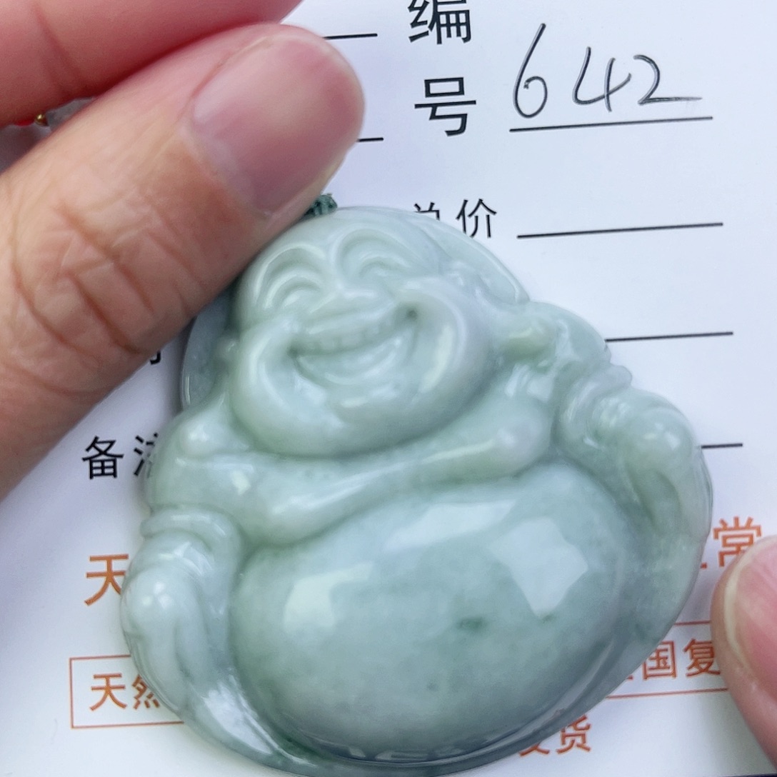 翡翠颈饰未镶嵌佛公