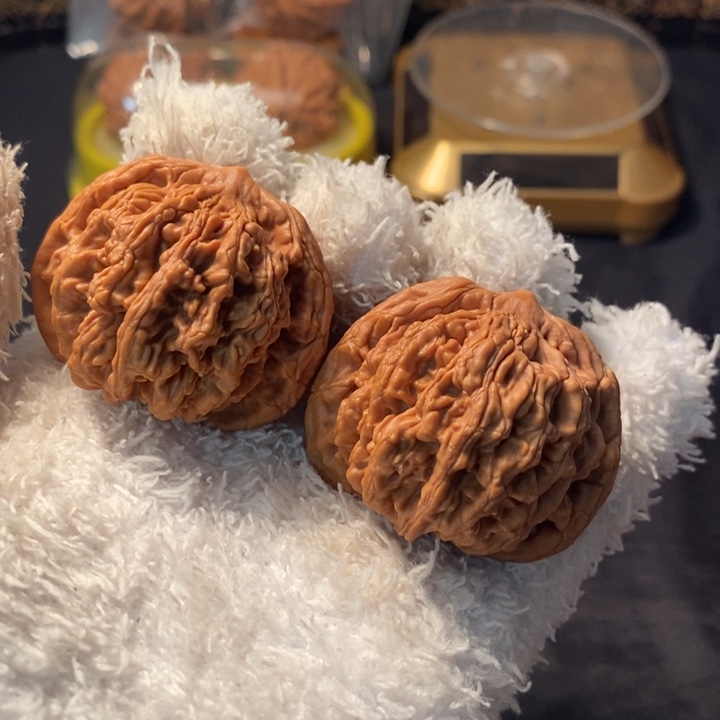 文玩核桃吊坠44狮虎