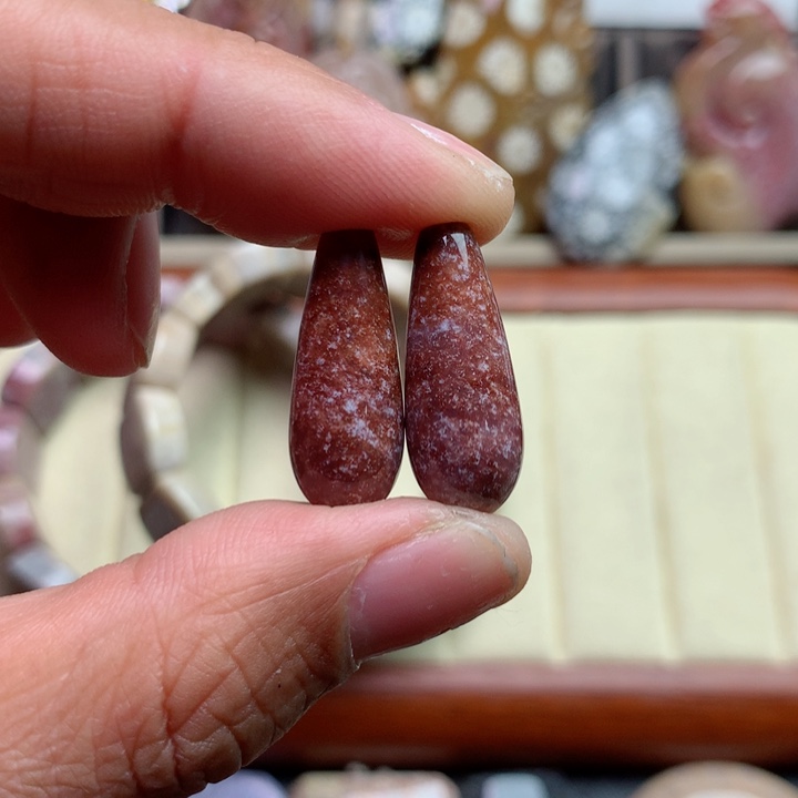 硅化珊瑚（珊瑚玉）颈饰未镶嵌