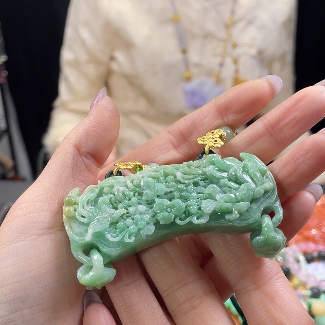 翡翠颈饰未镶嵌代编织