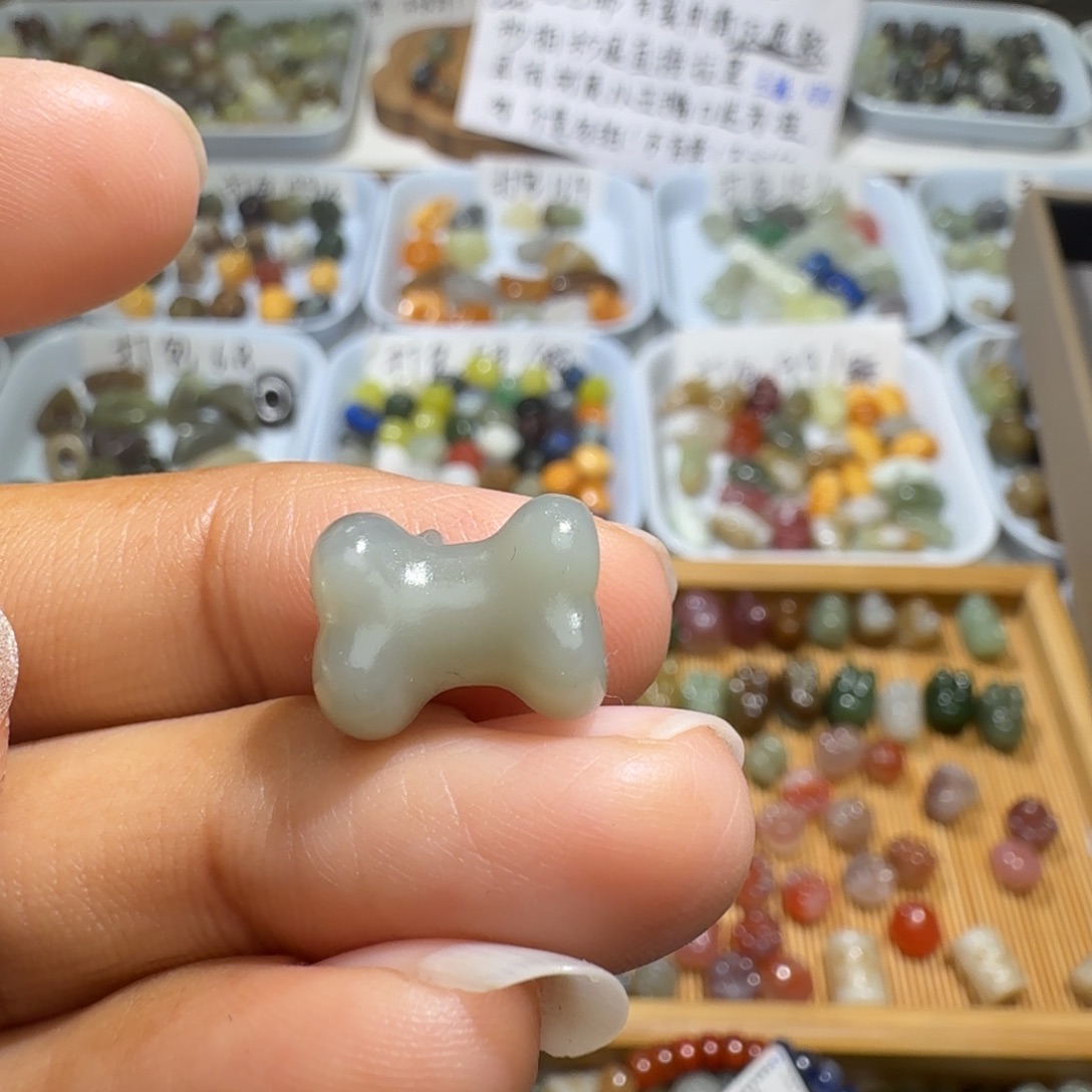 和田玉未镶嵌珠宝奇石