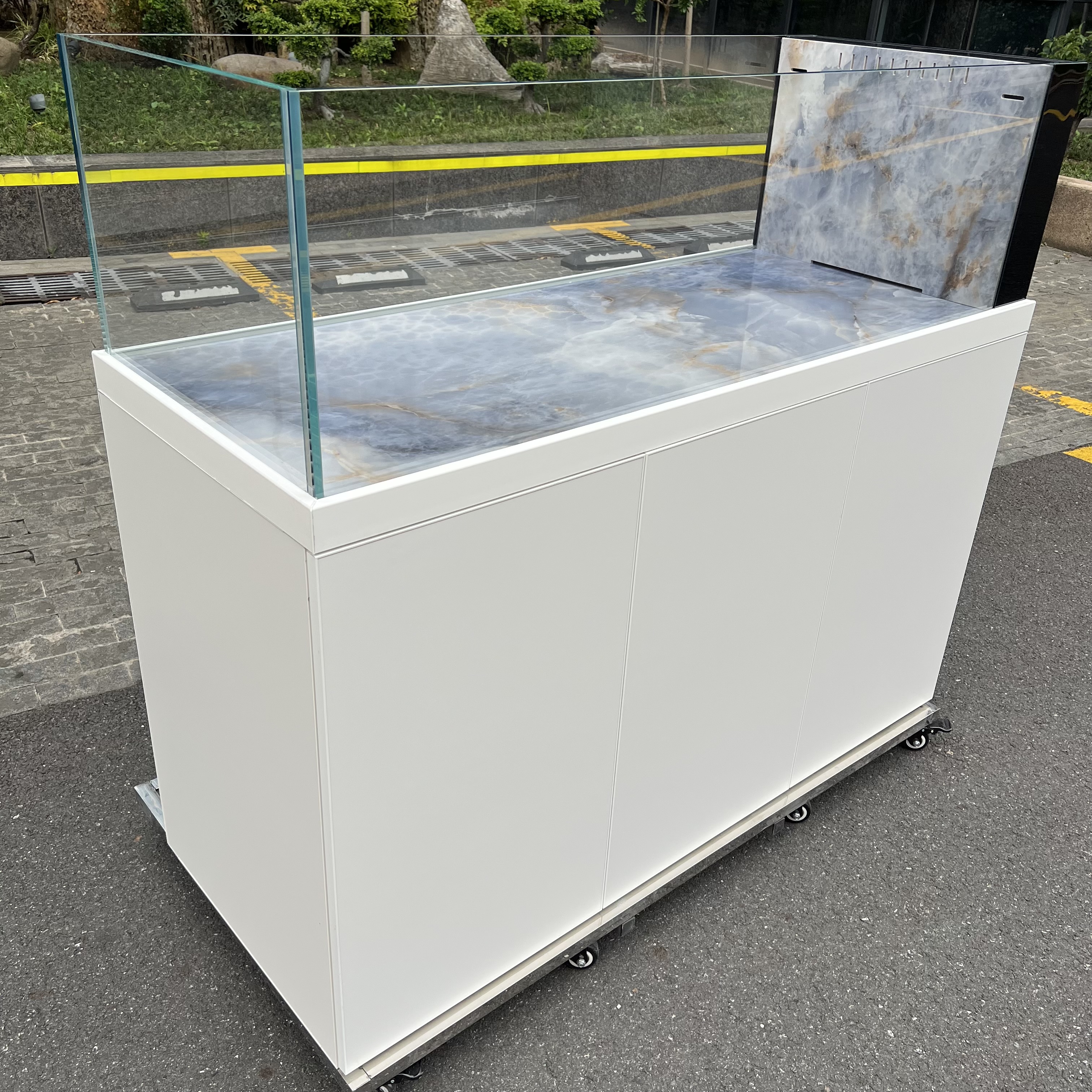 新隐藏式出水溪流缸岩板客厅生态造景超白玻璃鱼缸专业底滤水族箱