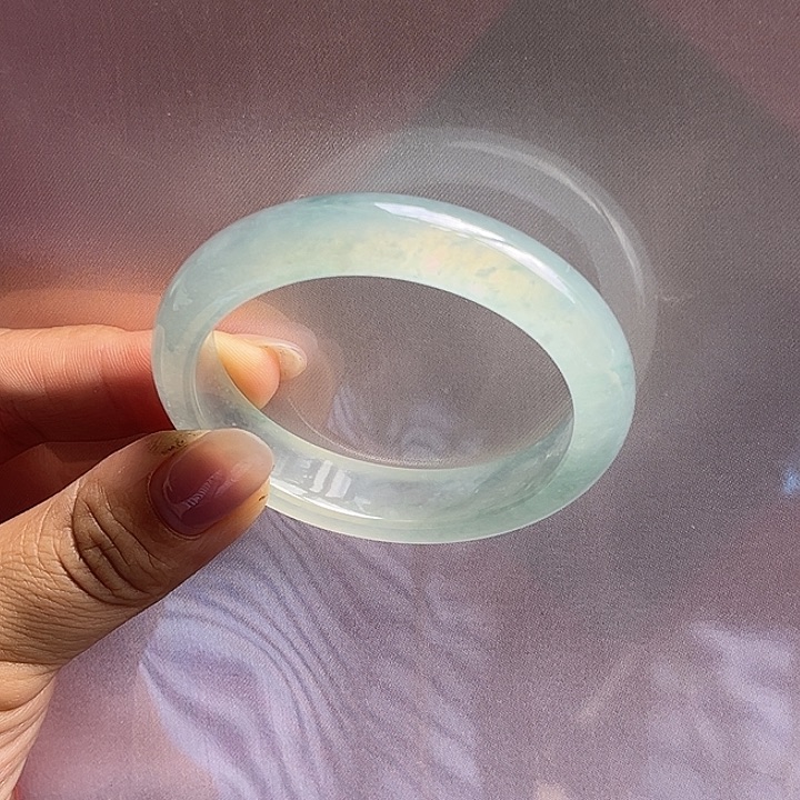 翡翠未镶嵌手镯52.4贵妃。