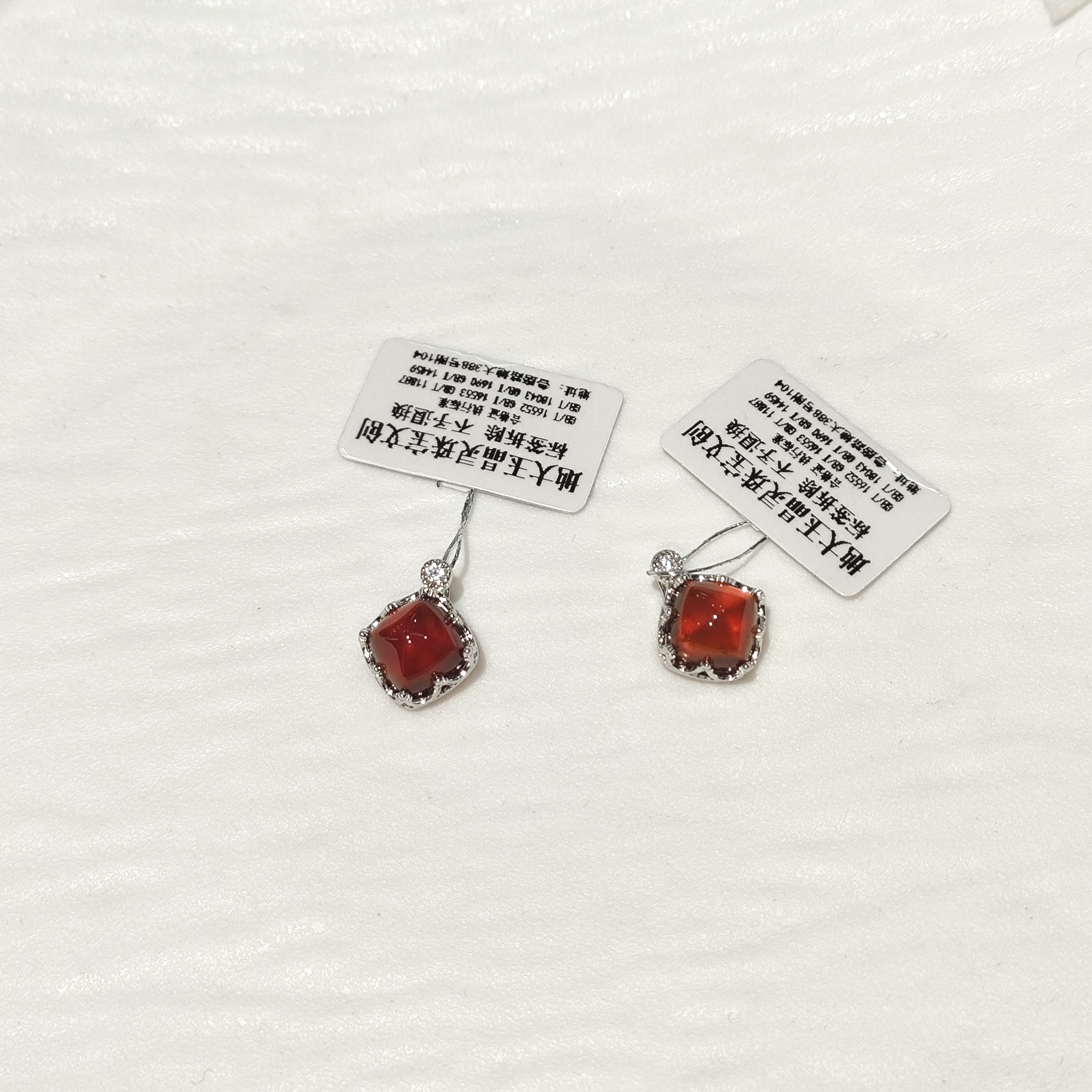【地大甄选·石榴石唐塔】石榴石唐塔吊坠简约大气s925多样发一