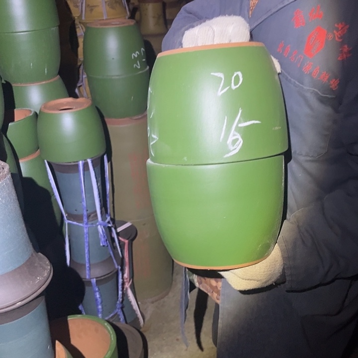 紫砂花盆紫砂花盆和红陶茶具