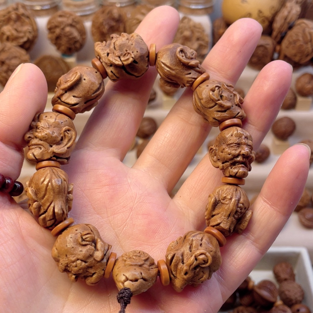 二***爷吊坠桃核纯手工罗汉手串