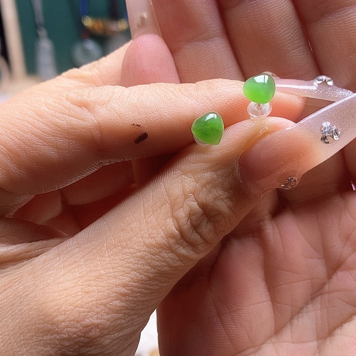 和田玉耳饰银S925镶嵌碧玉耳钉