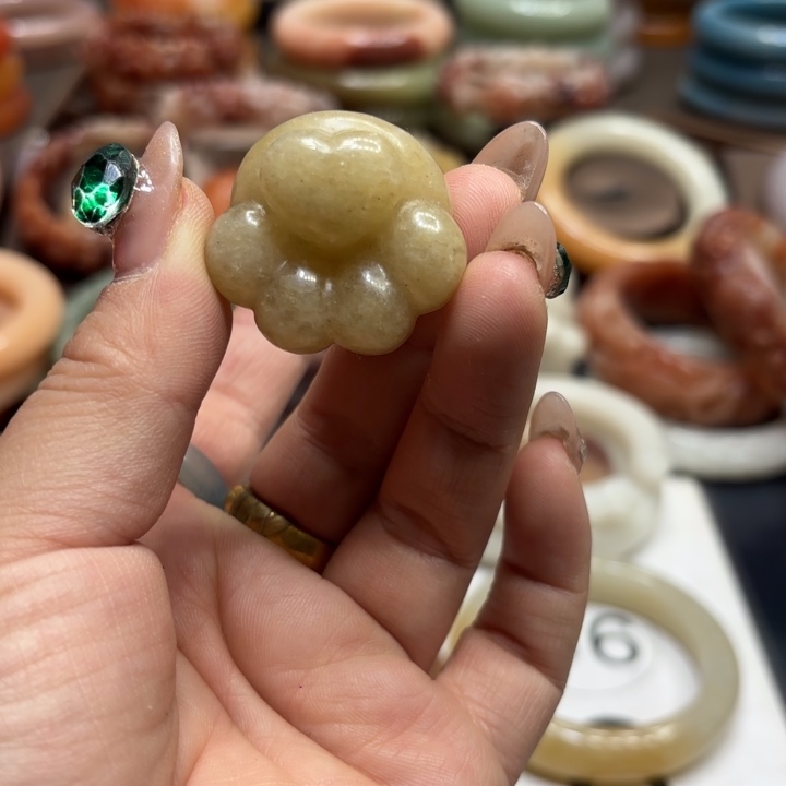 石英岩玉合金颈饰