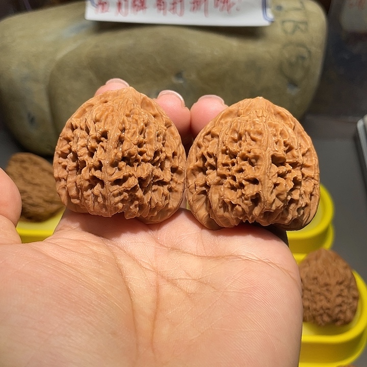 文玩核桃把件28号，43尺全品三角疆