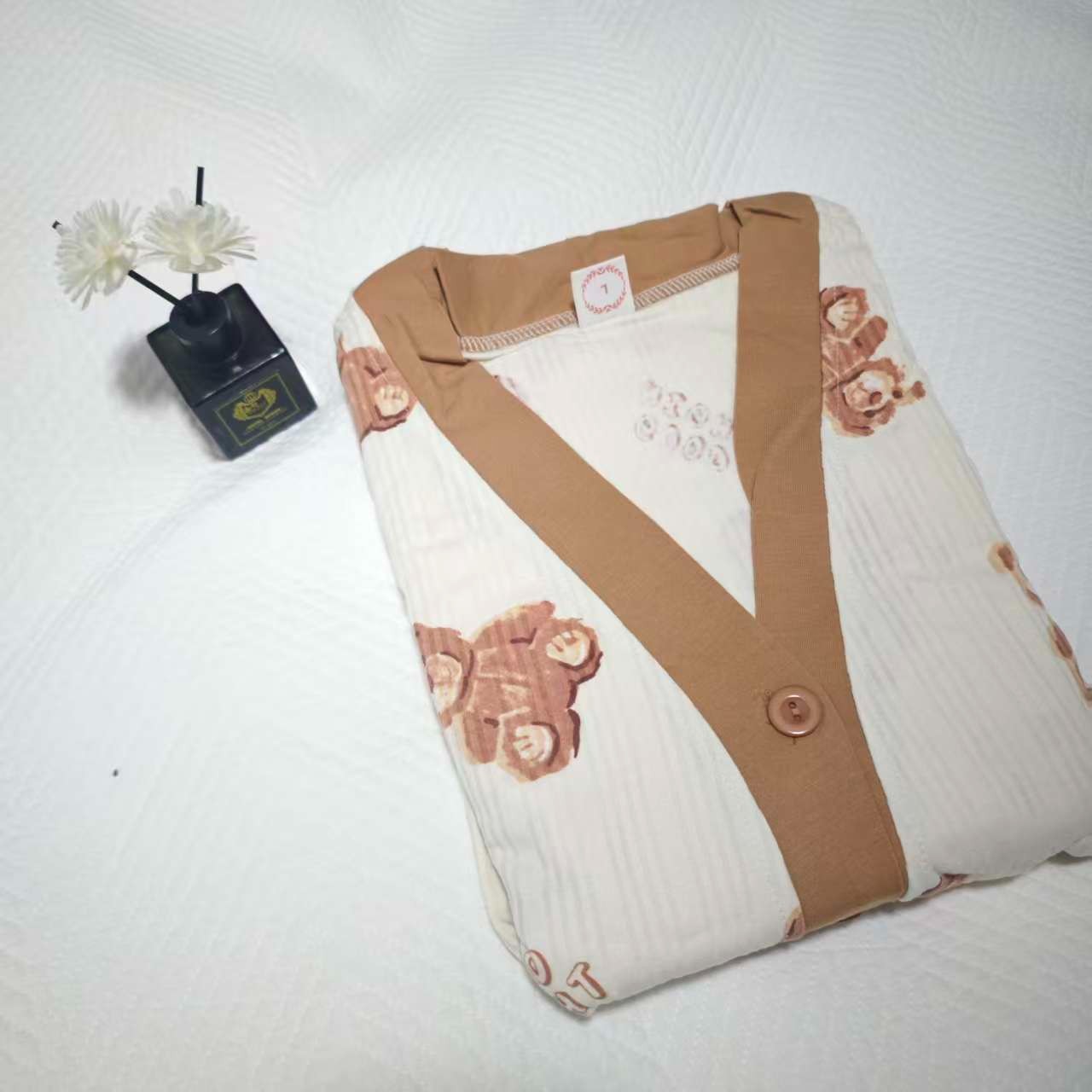 慧安妮塔特价断码家居服翻领开衫长袖长裤双长印花睡衣女款家居服