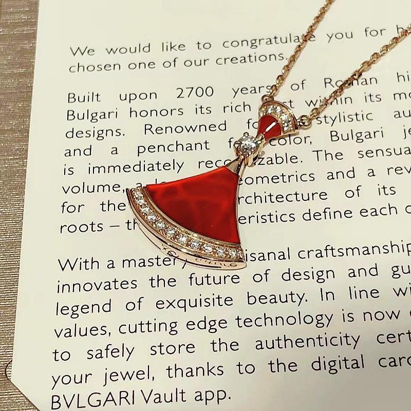 18K金南非天然真钻裙子项链红色 金真钻镶嵌上下裙子项链