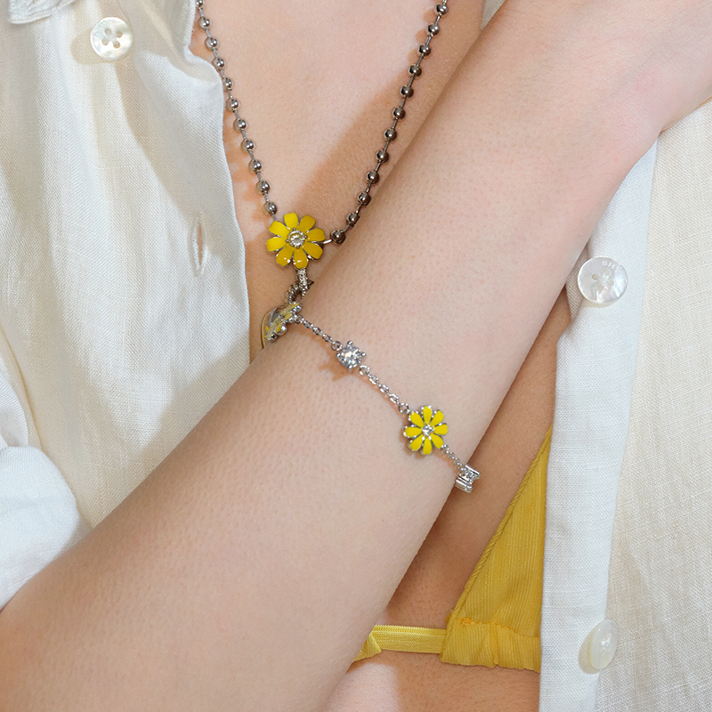 合金合成锆石手链 NARCII【生日礼物】斑斓花瓣手链女小众生日礼物