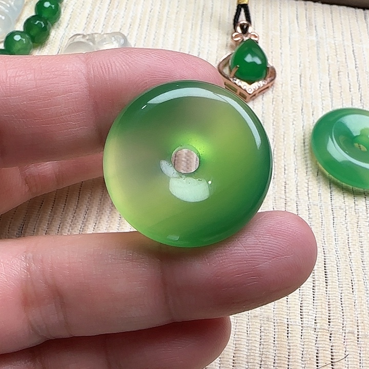 玛瑙/玉髓颈饰合金