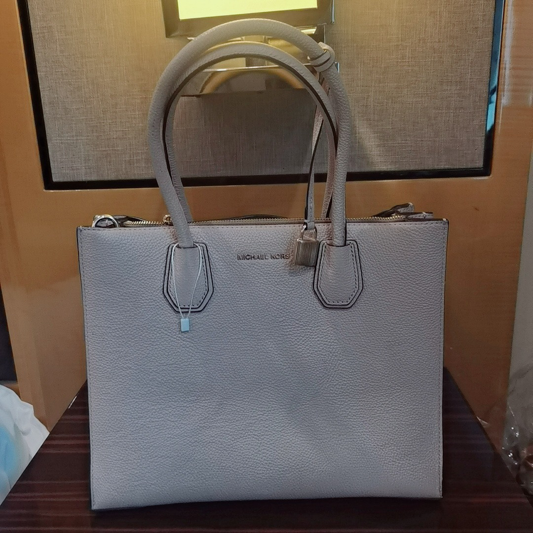 95新 MICHAEL KORS/迈克高仕 12-34手提包