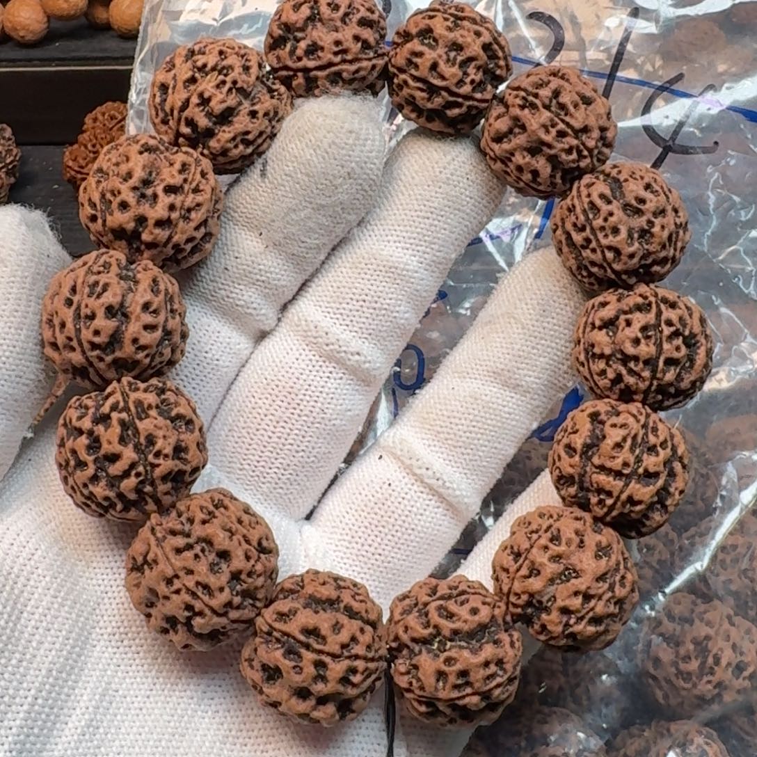 手串金刚菩提21蜂王（扇面）