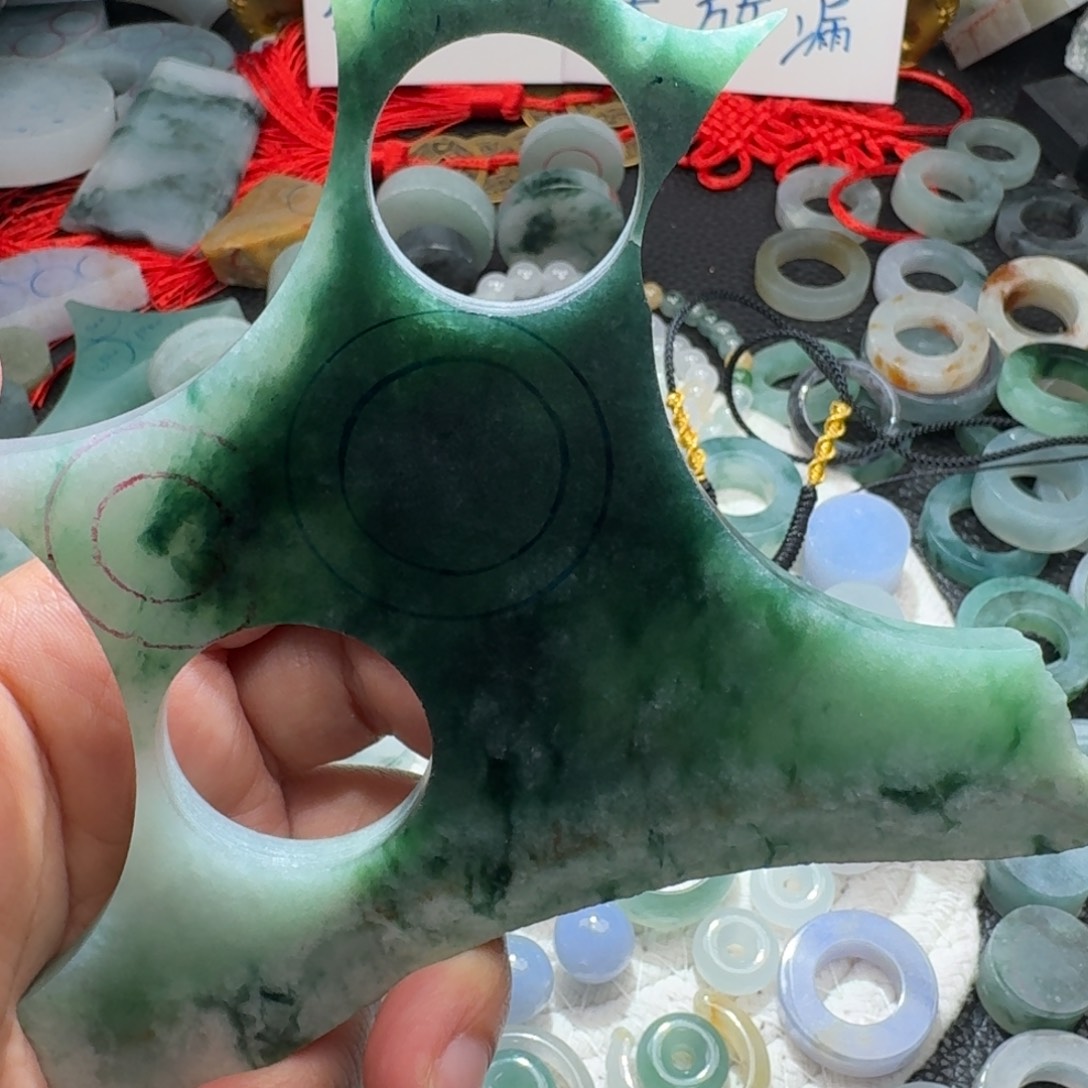 于***闫定制翡翠未镶嵌天然翡翠