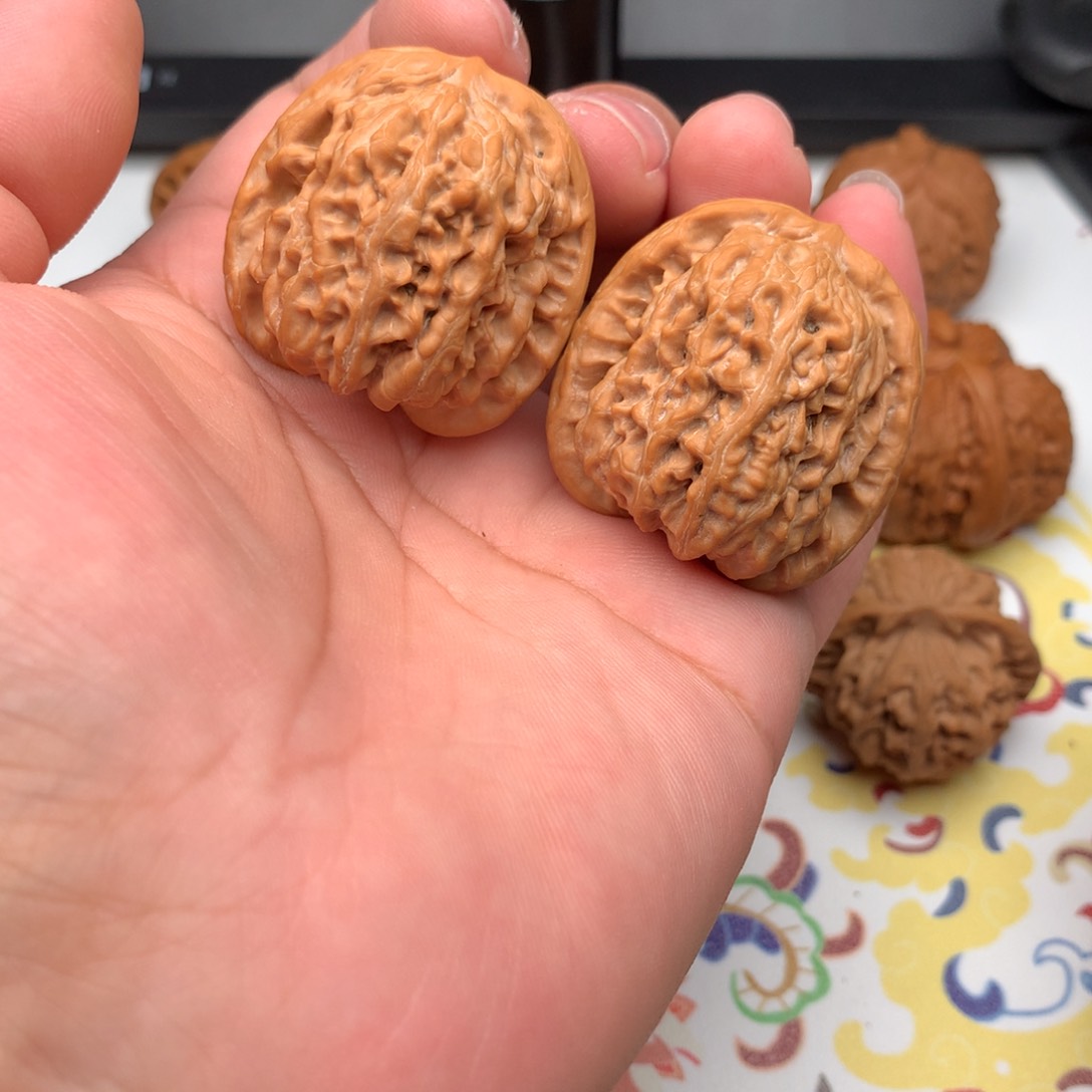 文玩核桃把件37天眼188