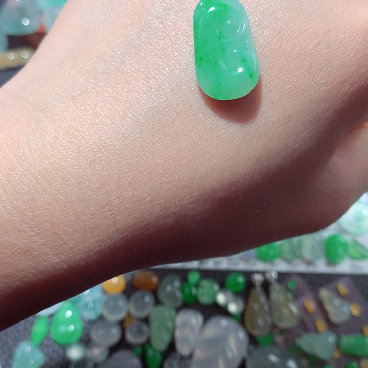 翡翠未镶嵌颈饰翡翠